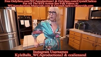 Stepmom'S Seductive Poses For Her Stepson In Trailer