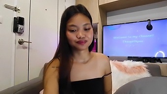 Live Webcam Show Featuring A Wet And Aroused Pussy - Abby2634