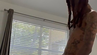 Friendly Friends Who Should Be Hanging Out More Often In This Video
