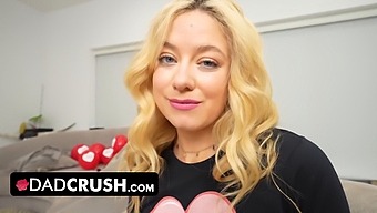 River Lynn'S Intense Pov Experience: Teen Striptease And Seduction