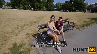 Pov Изглед На Гореща Приятелка, Която Се Чука